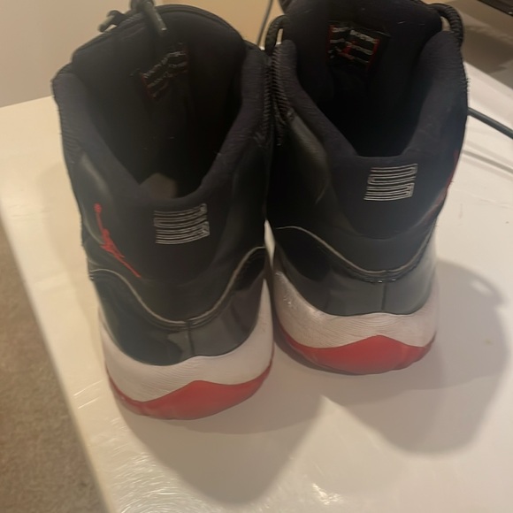 Jordan bred 11s - Picture 2 of 3
